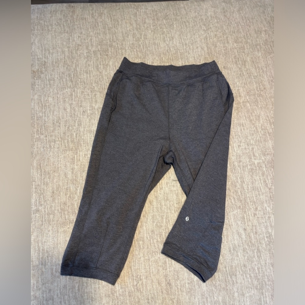 Lululemon Rejuvenate Crop Gray Color Luxtreme 18” Medium Rise size 10